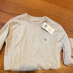 Abercrombie & Fitch boys NWT Gray Shirt